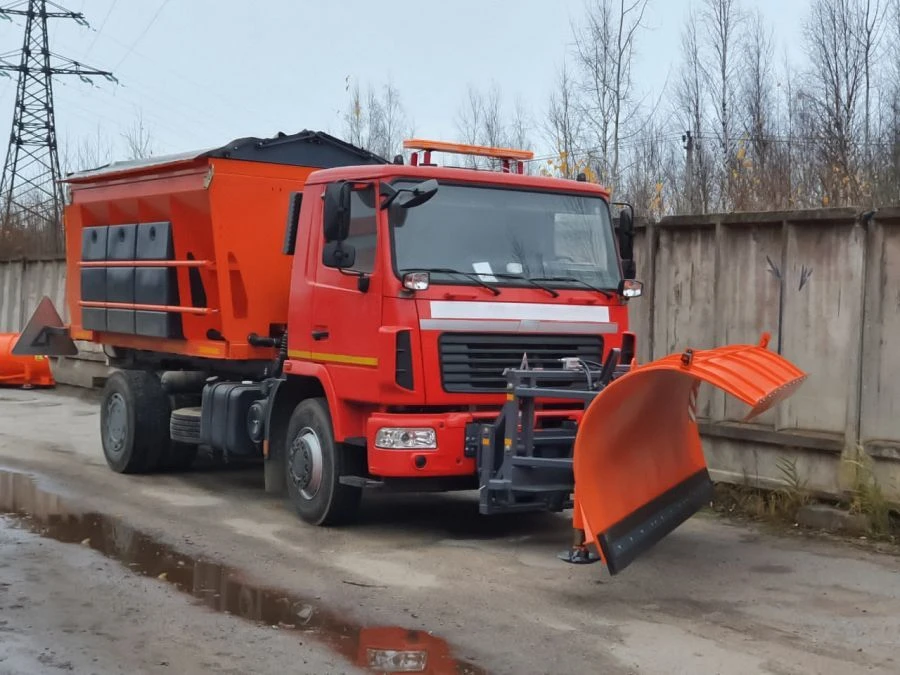 Combined road sweeping machine MKDU-12 on the chassis MAZ-5550C3