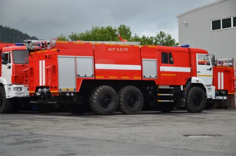 Foam extinguishing vehicle APT (5,0-7,5)-70, type 58815K43118, modification APT (5,0-7,5)-70 (43118), on chassis KAMAZ-43118-50.
