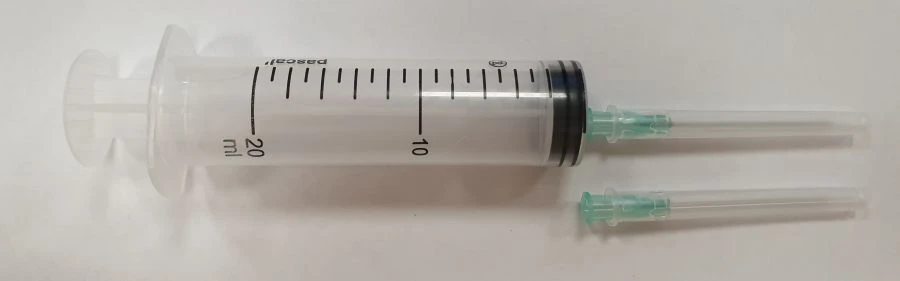 Injection syringe three-component single-use sterile type "Luer" with nominal capacity of 20 ml with two needles