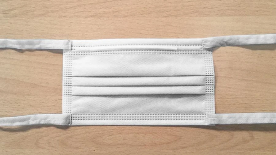 Disposable medical non-sterile mask made of non-woven materials 3-layer mask with ties 17,5x9,5 cm, colour: white.
