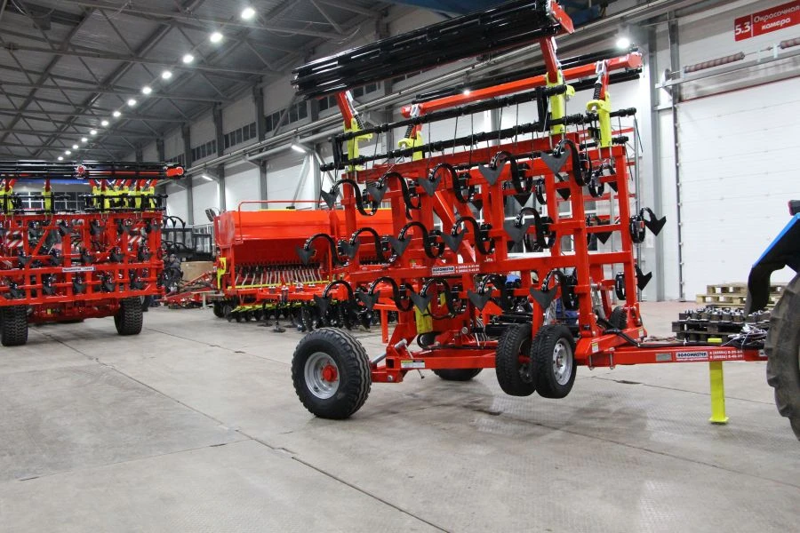 Medium seedbed cultivator "Tillermaster 4300"