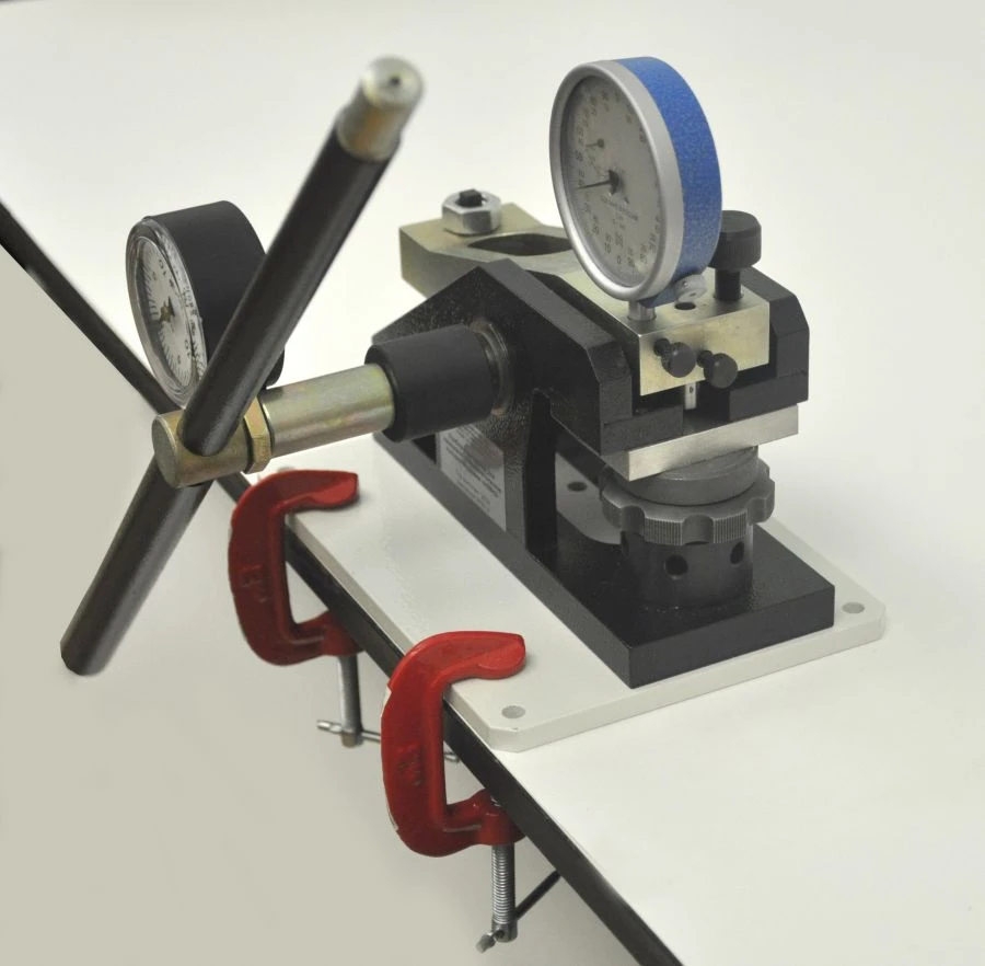 Portable device for measuring hardness of blades of cold weapon blades "ALMAZ"