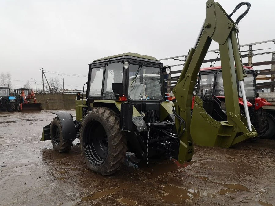 Single-bucket loader-excavator, models EO-2626M and its versions EO-2626M-1, EO-2626M-2, EO-2626M-3, EO-2626M-4.