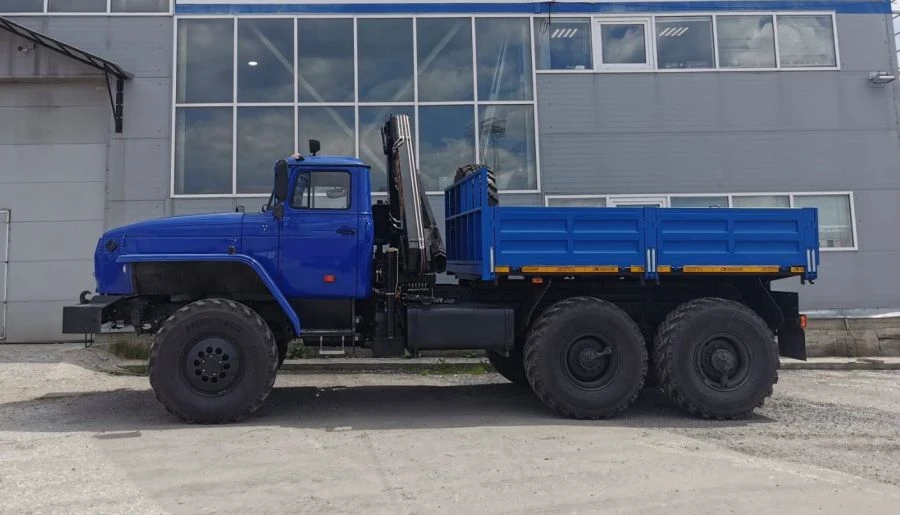 Flatbed truck with CMU (version with CMU: ANT 1.8-2, ANT 2.5-2, ANT 4.4-1, ANT 5-2, ANT 7.5-2, ANT 8.5-2, ANT 10LM, ANT 12-2,
