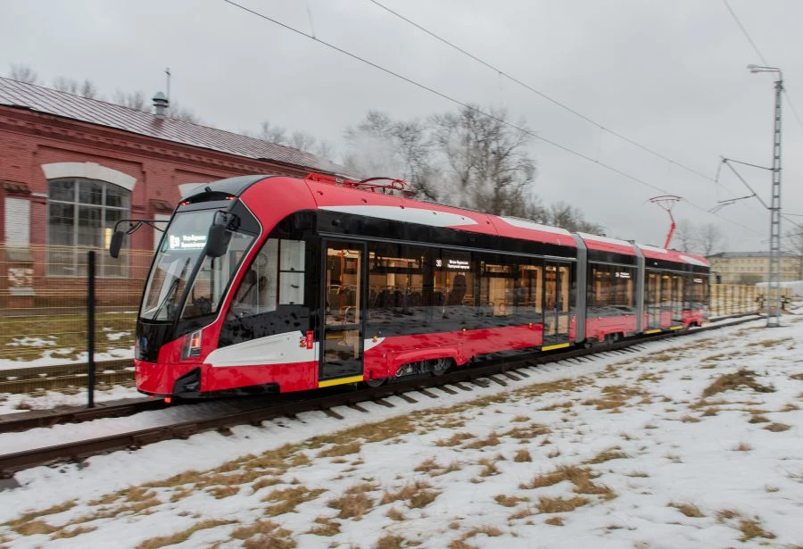 100% low-floor three-section tram car model 71-932