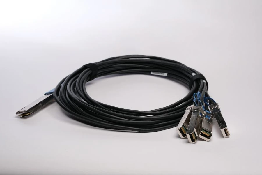 Cable assemblies (DAC modules) comprising: NR-SFP-25G-DAC-xM; NR-QSFP56-200G-DAC-xxxM;NR-QSFP56-4SFP50G-DAC-xxxM;NR-QSFPDD-200G-