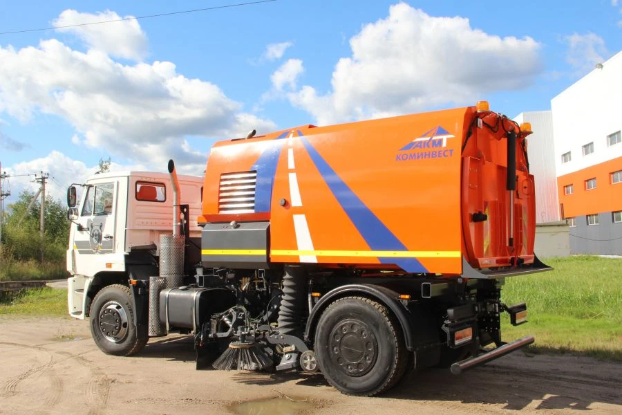 Vacuum sweeping machine MVP-50121-02, modifications MVP-50121-02-50 on KAMAZ 53605-A5 chassis.