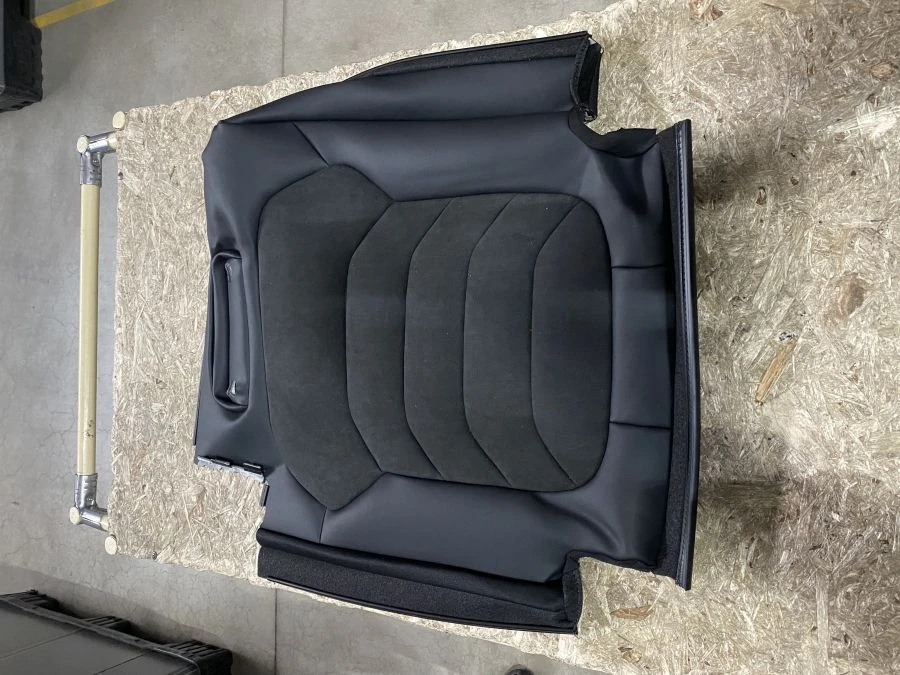 Skoda Kodiaq third row left seat backrests 562888805*, where * is a symbol representing a design feature of the part.