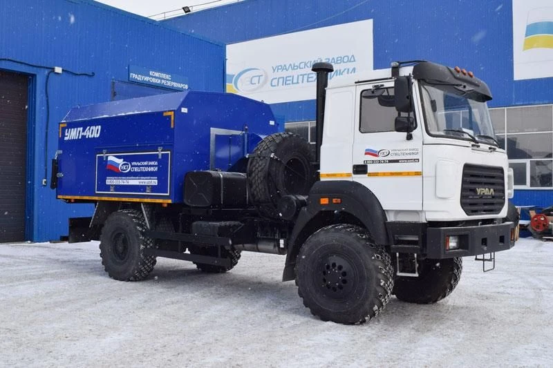 Universal engine heater (UEH), UZST brand, type UZST02, modification 6892-05 on Ural 4320-80 chassis.
