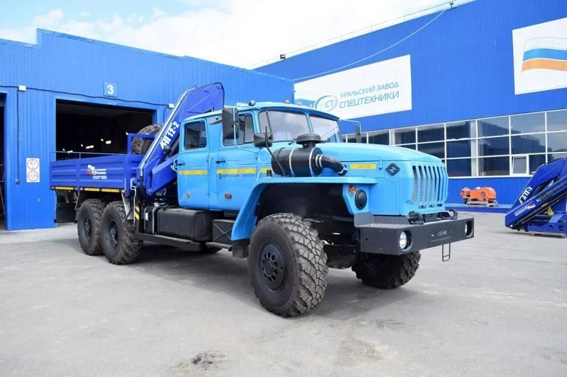Crane-manipulator automobile (flatbed); Flatbed truck with CMU, UZST brand, type UZST01, modification 483V-32 on Ural chassis