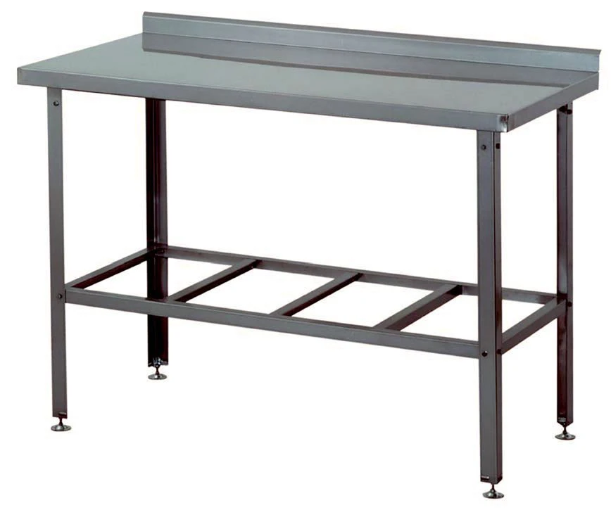 Metal table of model 6500.350.136.000