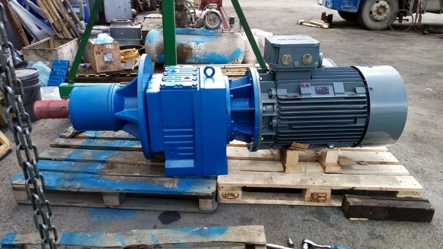 REVTS.303216.001 Cylindrical motor-reducer