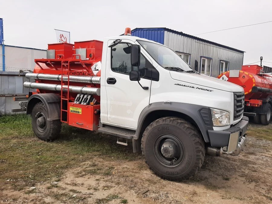 Fuel tanker type 2790G, modification 2790G-11 on the basis of GAZ chassis, type C4, modifications C41A23, C41A43, C42A43