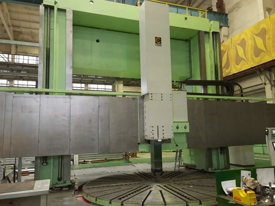 Double column CNC lathe-carousel machine of model 1M563F4 CNC