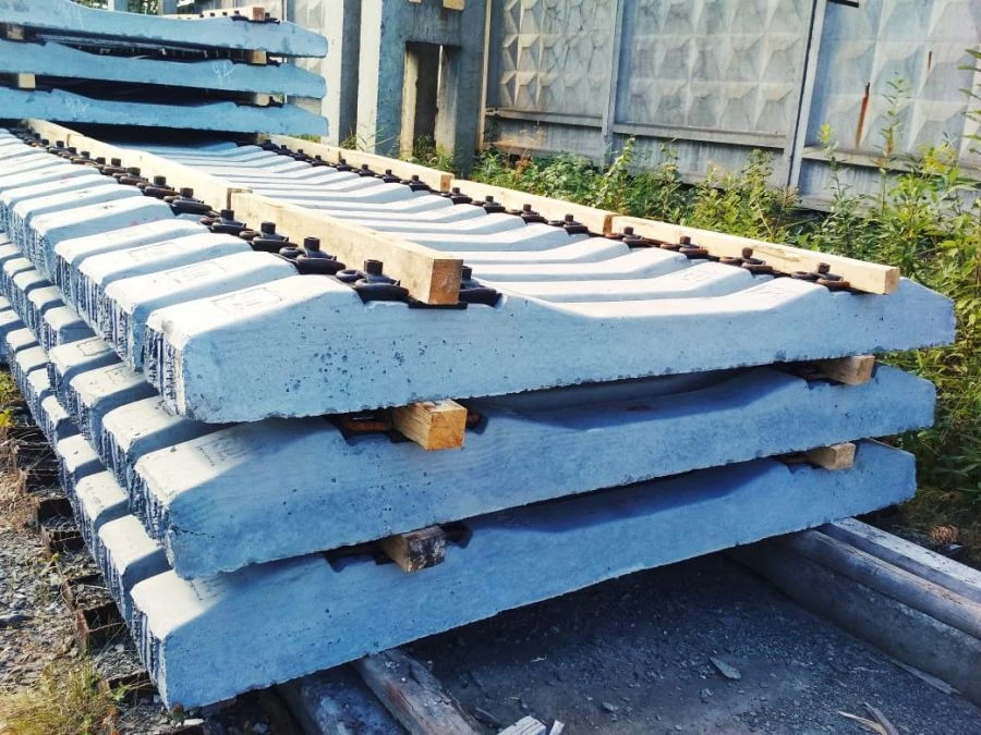 Reinforced concrete sleepers of type III for non-separable rail fastening with threaded rail attachment to sleepers subtypes III