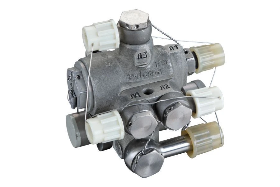 Unit for switching on emergency fuel drainage AST