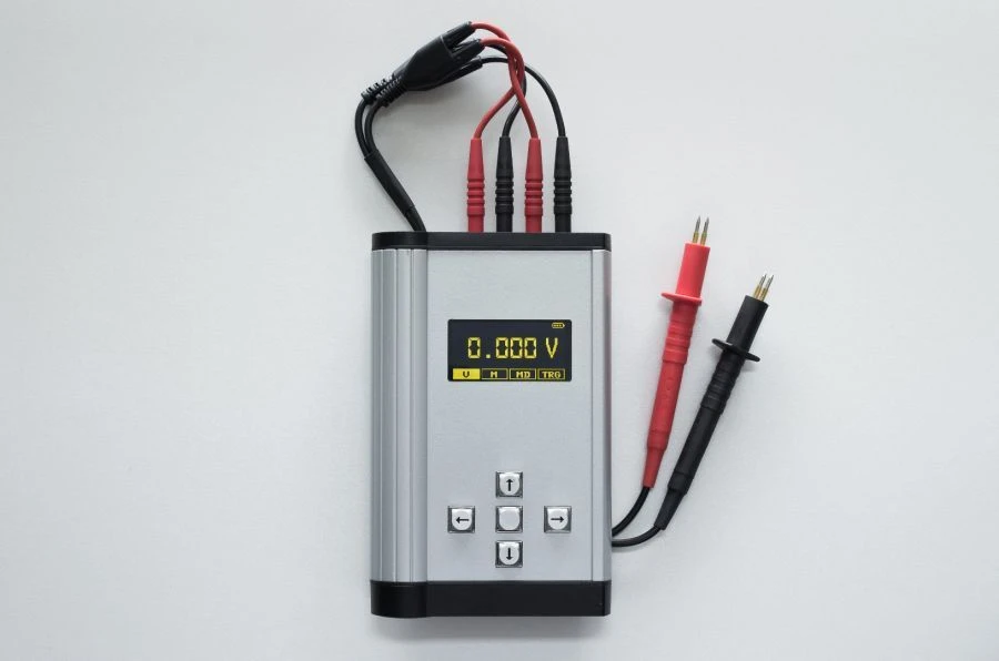 Analyser of electrochemical power supplies AEA30V