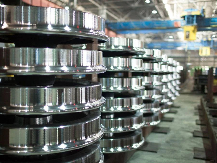 Wheels, wheel centres for compound wheels for freight and passenger cars and locomotives, electric underground trains (com