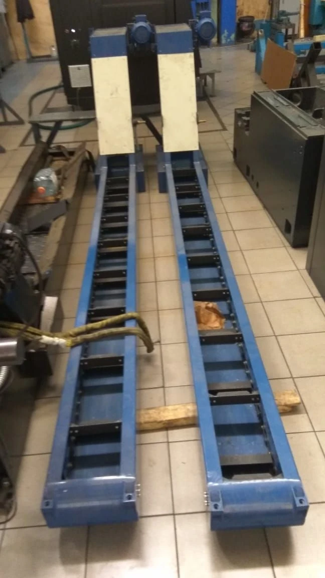 Conveyors: TOC (chip conveyor) of belt - scraper type