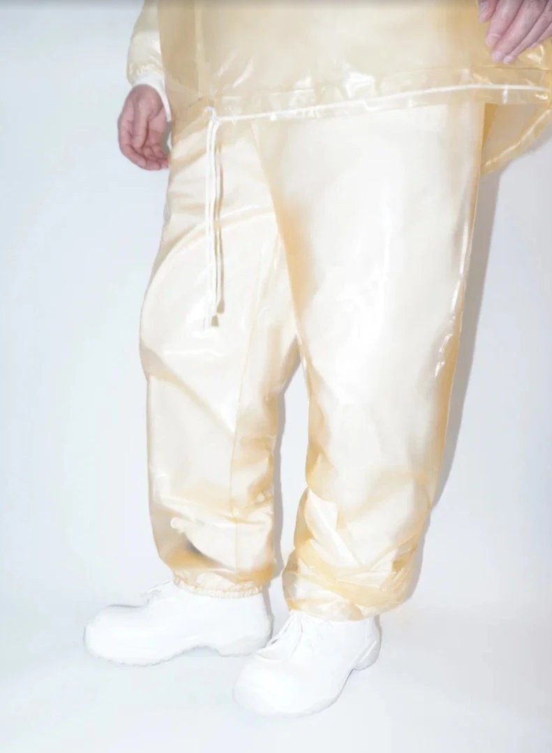 Personal protective equipment made of polyvinylchloride film material: special additional decontaminated clothing Br