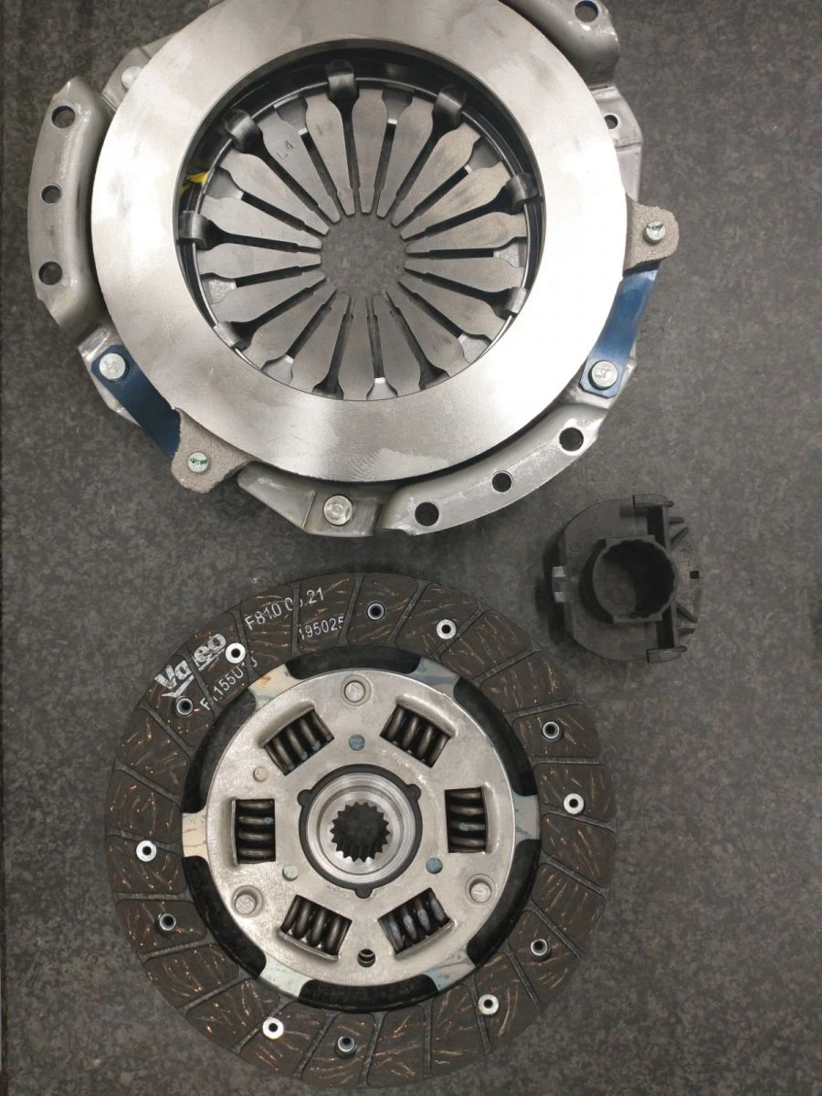Clutch kit for car. Item No. 826542