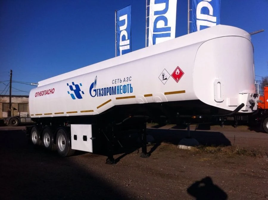 Tank semi-trailer for transport of oil products model 9639S