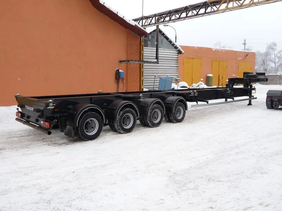 Container trailer of Tonar model 974627 with axles of TONAR production models: 1130