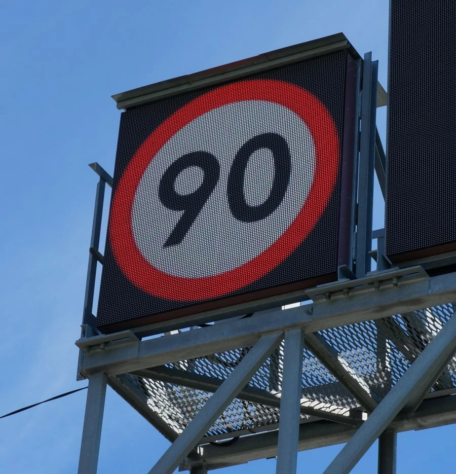 Variable Information Sign (VIS) measuring 1.28x1.28 metres.