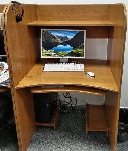 Desk for call centre with partitions