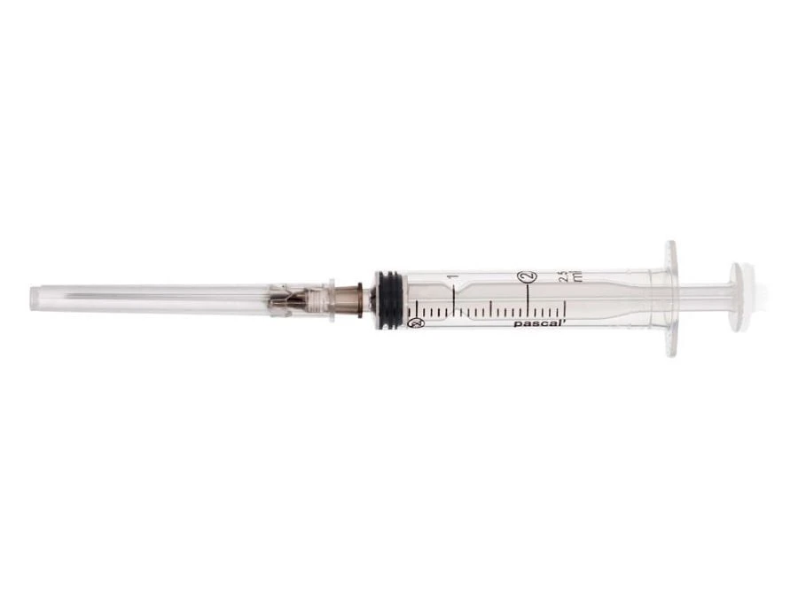Luer type sterile single-use three-component injection syringe with nominal capacity of 2ml with 22G x 1 needle.