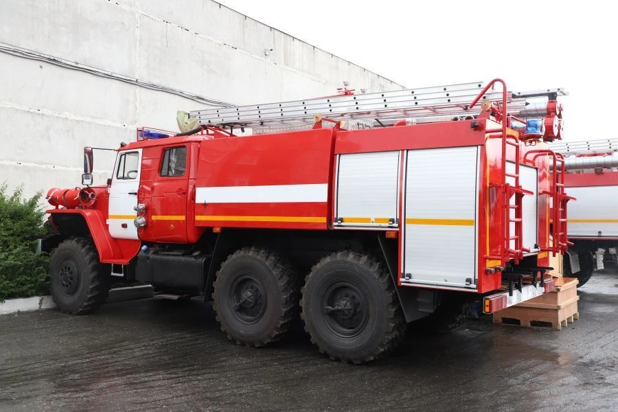 Foam extinguishing fire fighting vehicle APT 8,0-40 (5557), on chassis Ural 5557-1151-60, 5557-1151-62, 5557-1151-70, 5557-1151-