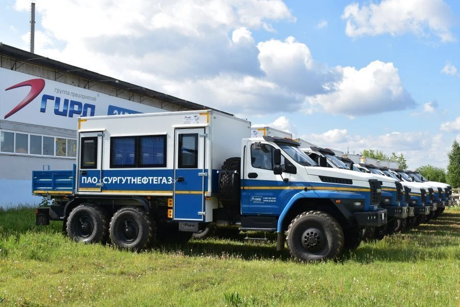 Special shift truck on URAL 4320-1151-61, 4320-1151-63, 4320-1151-71, 4320-1151-73, 4320-1151-75 chassis. GIRD mark.