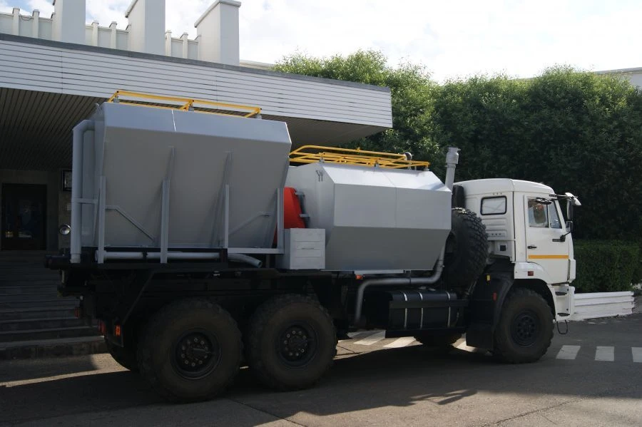 Mixing unit RS-50-8x8K (based on chassis KAMAZ-43118-50, KAMAZ-43118-A5)