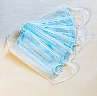Disposable medical mask made of nonwoven materials