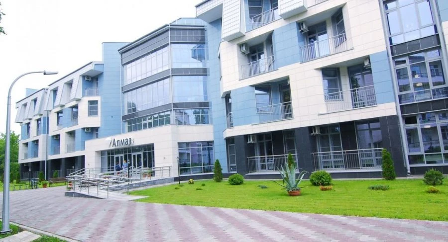 Glass with multifunctional soft coating recommended for tempering - MultiComfort? blue 60/46 SRT