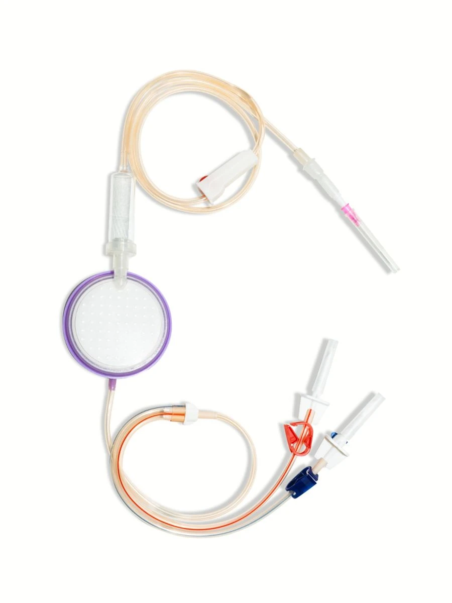 Device for transfusion of blood, blood substitutes and infusion solutions PC 13-07 with lateral microfiltration