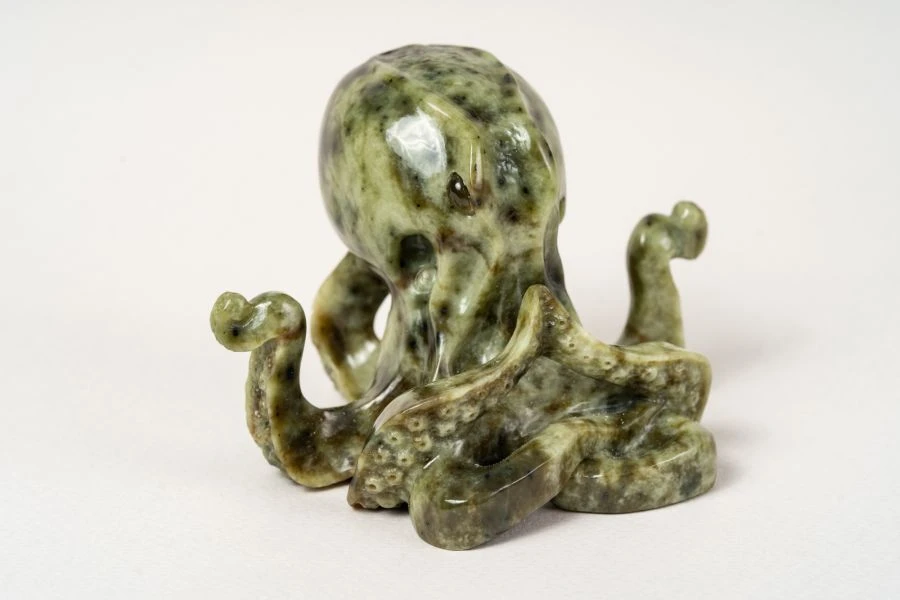 Stone-cutting piece "Zen" (jade)