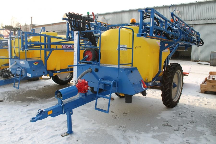 Airfield liquid reagent distributor MAG 2500-18