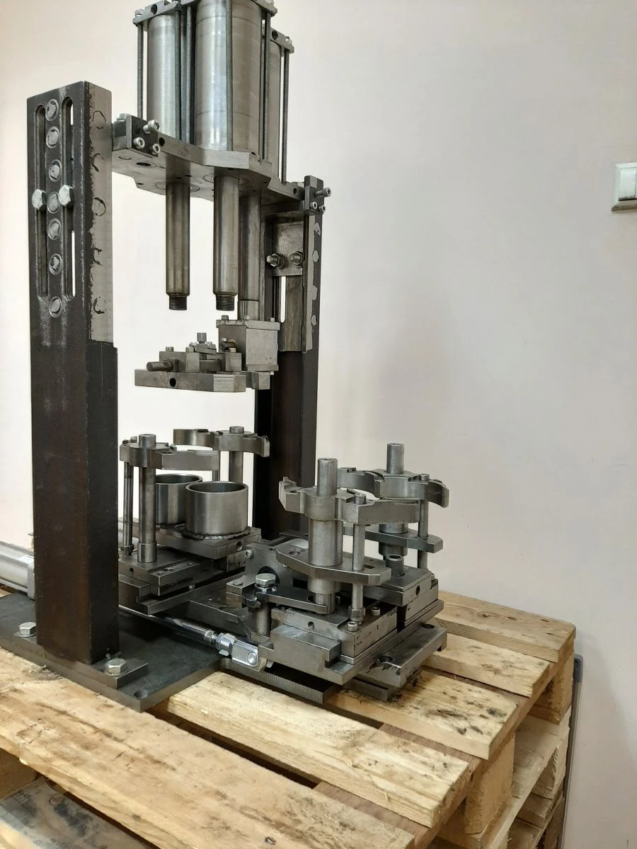 Modernisation of sectional glass forming machines