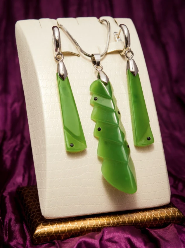 JEWELLERY SET NO. 24 (JADE)