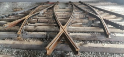 Double symmetrical R50 tramway arrow crossing with flexible sharps according to 30888 (8630.00.000/-01/-02/-03)
