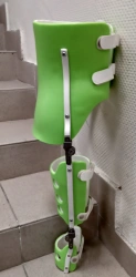 Orthopaedic devices for knee and hip joints
