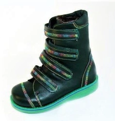 Complex orthopaedic footwear, children's, for boys, with insulated lining