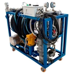 Mobile unit for paraffin refuelling of helicopters and small aviation "TANKER" with metered injection of LLWCF.