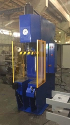 Hydraulic press with C-shaped bed PB6326