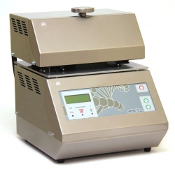 Computerised four-channel device for real-time fluorescence detection by specificity detection.