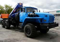 Special purpose vehicle with hydraulic loading crane of MKMA type on the basis of URAL 4320 and its modifications U0k07N-4Z440