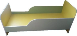 Children's bed with guardrail