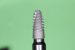 Dental intraosseous screw implant, one-component, complete with Sintes Pro 3,6x16 mm plug (3,4x5,5 mm plug).