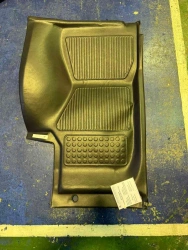 Floor mat right 33104 5109010